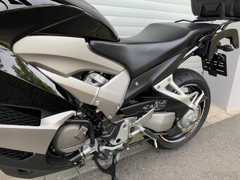 Honda VFR 800X Crossrunner SUPER STAV - 17