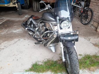 AQUILA Hyosung GV 650 - 17