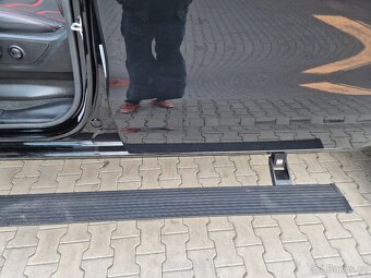 DODGE RAM 1500 5,7 HEMI BLACK WIDOW 16000km - 17