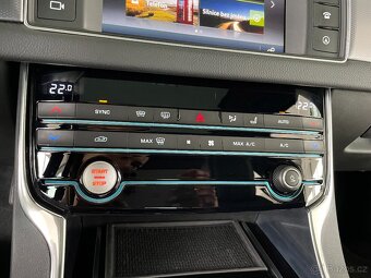 Jaguar XF 30d R-SPORT Panorama Meridian - 17