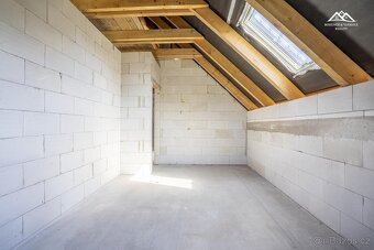 Prodej rodinného domu 5+k,  714 m2, Chlístov - 17