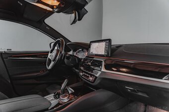 BMW 530d-210kW-xD-Mpaket-HUD-CZ-8xALU - 17