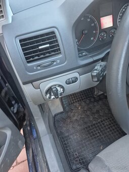 VW Golf 5 2.0 fsi 110kw 2004 - 17