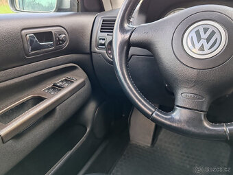 benzínový VW Volkswagen Bora (Golf)  1.6i 2003 edice SPECIAL - 17