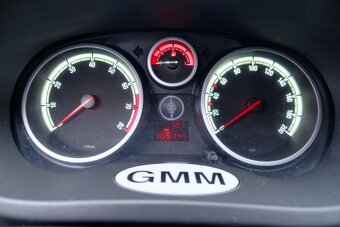 Opel Corsa D 1.4 OPC Line 64kw 2010 - 17