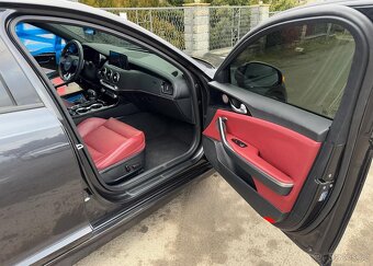 Kia Stinger 3.3 T-GDI AWD GT - 17