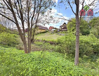 Stavební pozemek 1027 m2, příroda, Oparenské údolí, obec Vel - 17