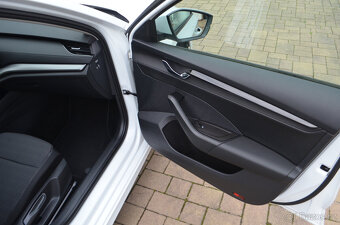 PRODÁM ŠKODA OCTAVIA COMBI IV 2.0TDI 150PS DSG 2022 - 17