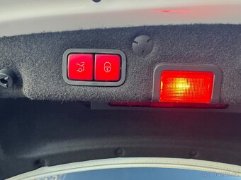 Mercedes -Benz Třídy 220d C  Avantgarde 4Matic CZ koupeno - 17