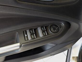 Ford Kuga 1.5Ecoboost 110kW TITANIUM PDC, TEMPOMAT - 17