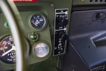 HMMWV M998 z roku 1982 - 17