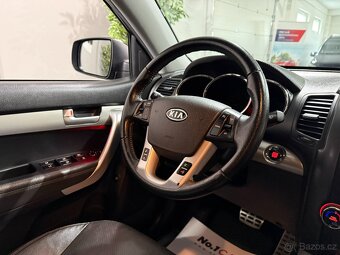 Kia Sorento 2,2 CRDI PREMIUM AUTOMAT KAMERA KEYLESS TOP - 17