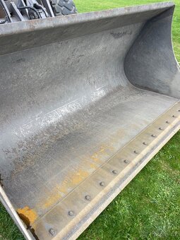 Čelní kolový nakladač Volvo L45H 9 808 mth 10 500 kg - 17