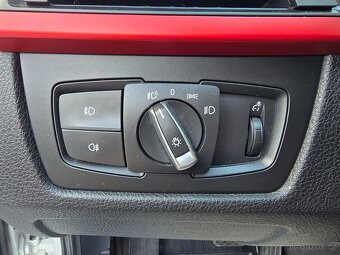 BMW 318D 105kW Touring Automat M-paket Bi-XENON NAVI SENZORY - 17