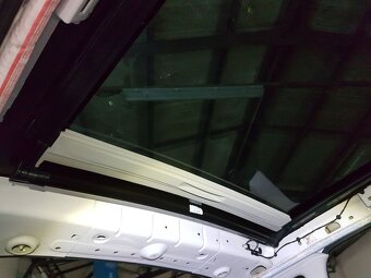 Stropnice a roletky pro panorama střechu, Škoda Rapid - 17