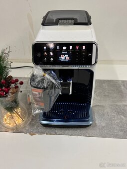 Kávovar Philips EP5500 LatteGo exclusive v bílé barvě - 17