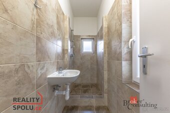 Prodej, komerční/činžovní dům, 226 m2, Obce Ležáků 581, Chru - 17