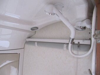 Prodám karavan Hobby 495 ufe,r.v.2013 + mover + předstan. - 17