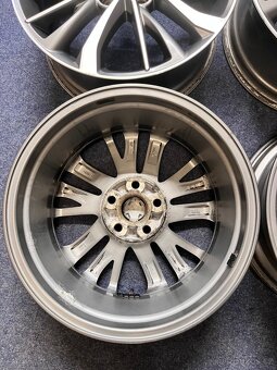 5x114,3 R17 Originál alu Toyota Avensis - 2017 - 17