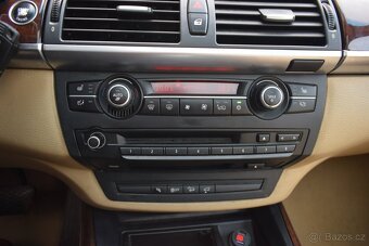 BMW X5 3.0Si/KŮŽE/DVD/ANDROID/TAŽNÉ/ - 17
