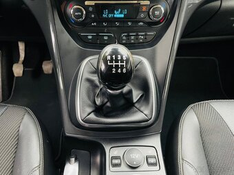 Ford Kuga 2.0TDCi MANUÁL TITANIUM 2WD SENZORY VÝHŘEV - 17