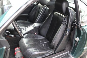 Mercedes-Benz SL 500 V8 Hardtop z roku 1989 - 17