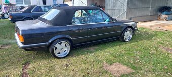 Bmw e30 cabrio 320i. Chromák.  Serviska - 17