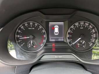 ŠKODA OCTAVIA Combi III, 77 kw, nafta + příslušenství - 17