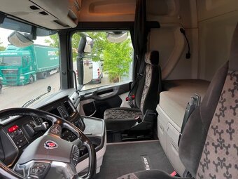 Scania R500 sklápěč s rukou Fassi 215 - 17