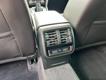 VW PASSAT B8 2.0TDI 110KW COMBI 111TKM HIGHLINE ČR DPH KŮŽE - 17