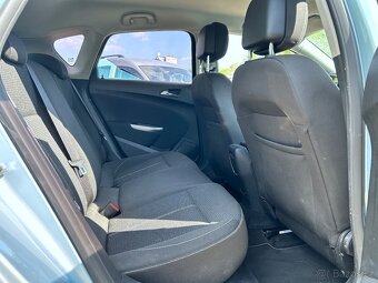 Opel Astra J 1,6 16V, 2009, tyrkysová, najeto 135.386 km - 17