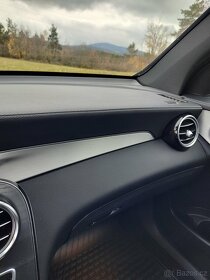 Prodám Mercedes-Benz GLC 220 d 4MATIC 10/2018 - 17