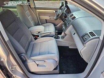 VW Touran 1.9 TDI 77kW, bez koroze,165 t.km,Výhřevy,Serviska - 17