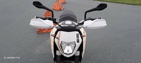 KTM 690 DUKE White ABS - 17