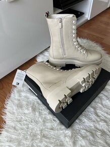 TOMMY HILFIGER DÁMSKÉ KOŽENÉ BOTY VEL.39 - 17