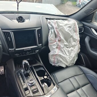 Maserati Levante S 3.0 V6 316kw Švýcarsko - 17