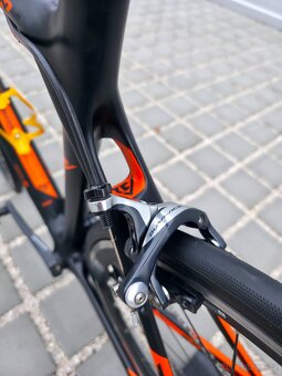 Silniční kolo KTM Revelator Carbon 2018 – velikost 55cm (M) - 17