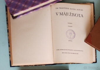 Knihy - česká poesie - 17