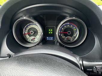 Mitsubishi Pajero 3.2 did 7 míst - 17