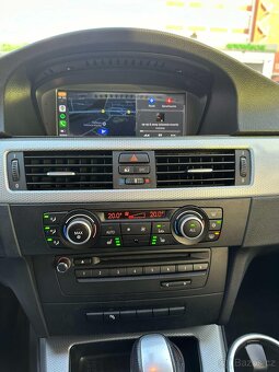 BMW E91 325D LCI 145kW M57 6st Automat Tovární M Paket - 17