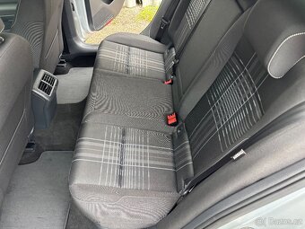 Volkswagen Golf,  1.6 TDi 81 kW DSG SERVISKA NEHAVAROVANÉ - 17