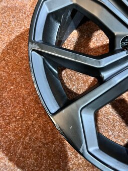 5x112 R17 MG ZS EV - originál hliníkové disky - 17