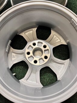 5x114,3 R17 Originál Alu Toyota RAV4 5.Gen. 2019+ senzor - 17