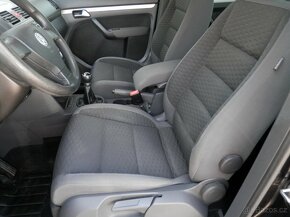 Volkswagen Touran 2.0 TDI 7x míst - 17