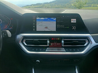BMW 320D Touring/140Kw/Sportline/Virtual/Tažný/2020/Fulled - 17