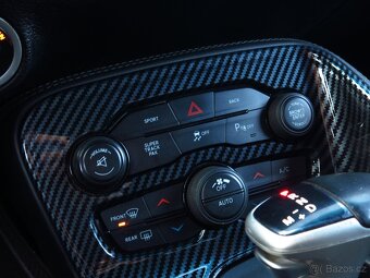 Dodge Challenger, 5.7 HEMI V8 SRT vzhled - DPH - 17