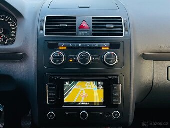 Volkswagen Touran 1.2TSI 77KW MANUÁL NAVIGACE VÝHŘEV - 17