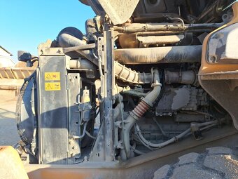 VOLVO L 90 H 4X4 - 17