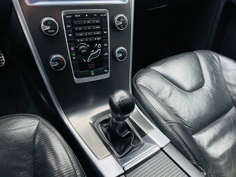 Volvo XC60 2.0 5VALEC MANUÁL R-DESIGN 2WD SERVISKA - 17