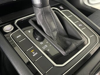 Volkswagen Passat GTE 160kW,Discover,Tažné,DPH - 17